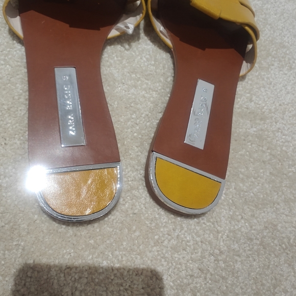 Zara Flat Sandals - Picture 4 of 11